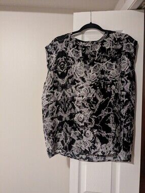 Stunning AllSaints 100% Silk Black & White Rose Print Cap-Sleeve Blouse